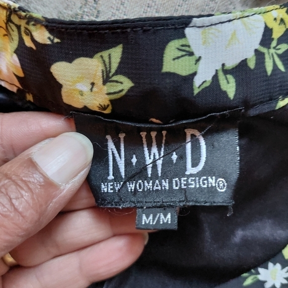 NWD Floral Multi-Layered/Tiered Sleeveless Lined Blouse/Top. Size Medium - Picture 6 of 6